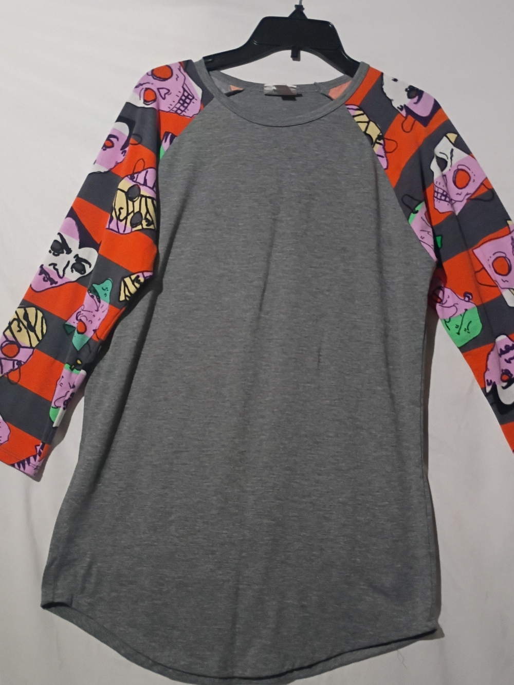 LuLaRoe Gray With Halloween Print Sleeves.. Simply Comfortable Small